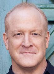 Phillip Skinner Headshot